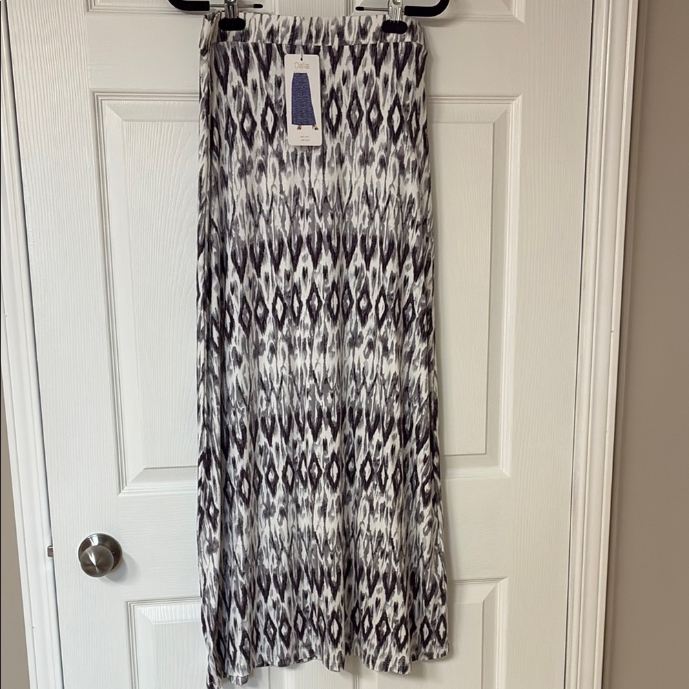 New DALIA Maxi Skirt; Purple /Plum Grey & White Aztec Pattern Stretch, Sz:S; NWT